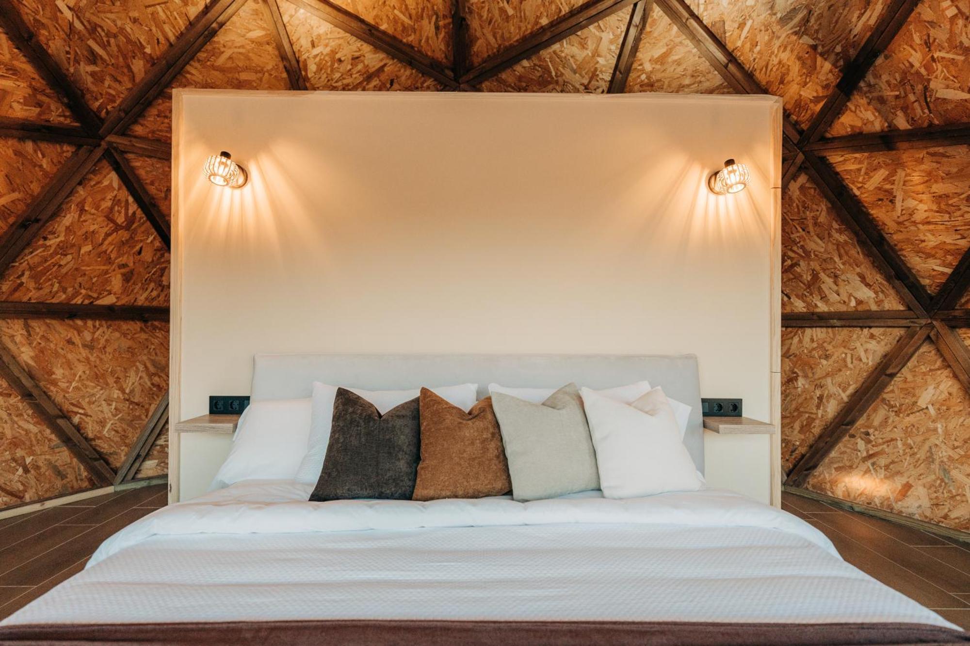 El Moli Glamping Hotel Adzaneta Exterior foto